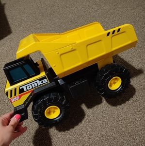 Metal Tonka truck